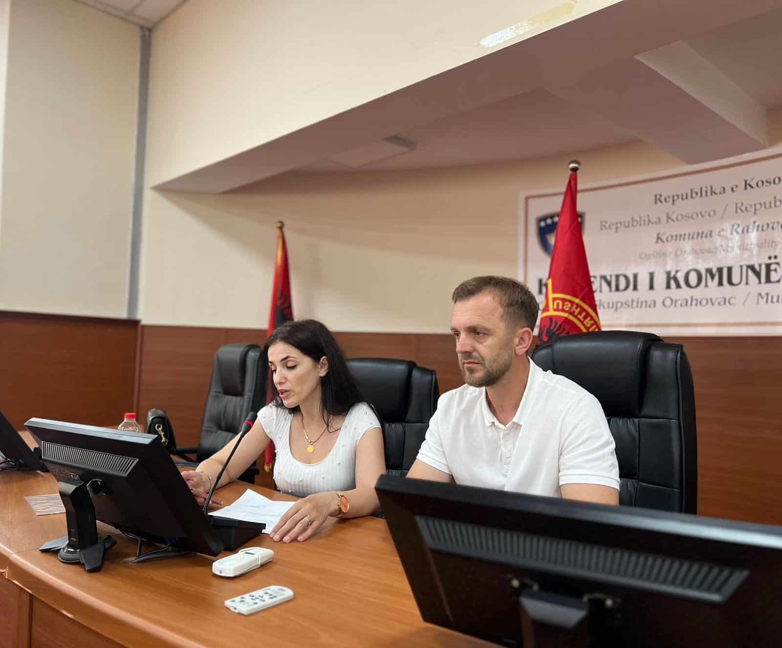 MBAHET MBLEDHJA E KOMITETIT PËR ARSIM