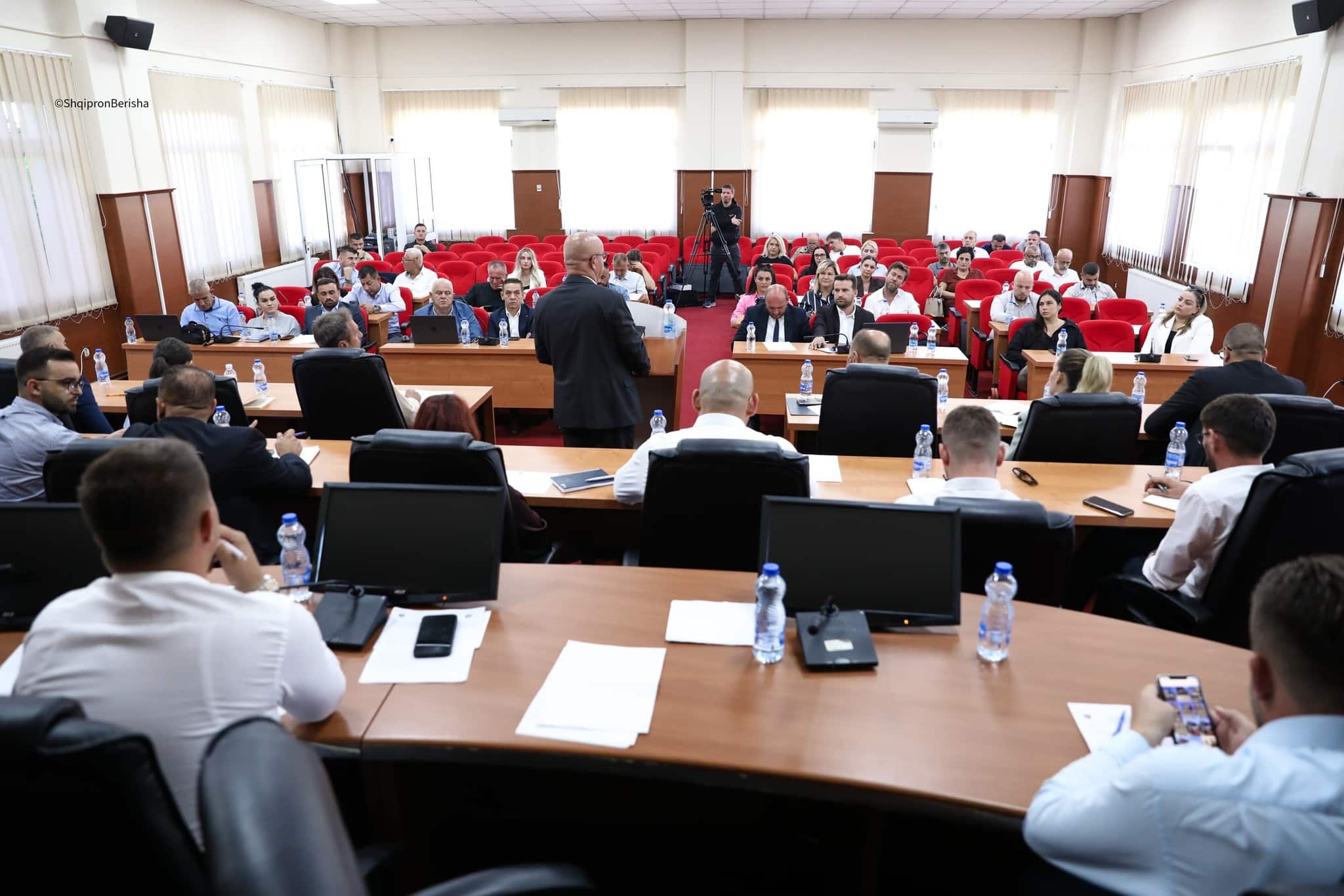 KUVENDI I KOMUNËS SË RAHOVECIT, MBAJTI MBLEDHJEN E RREGULLT, TË NËNTËN PËR VITIN 2025